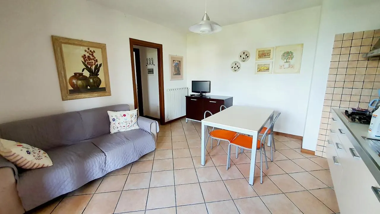 Villa Lago 5 سيرمِيوني 0*,
